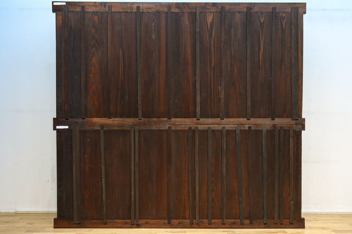 幅1960ミリ!! 四枚引き戸の壮観な造りで貫禄溢れる近江水屋箪笥　BB3173-MT