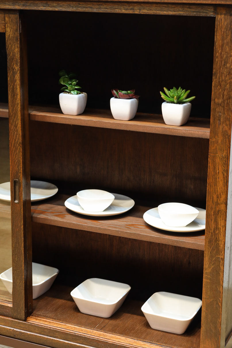 レトロガラスの煌めきが美しいアイアンフレーム付きガラスケース　BB3177