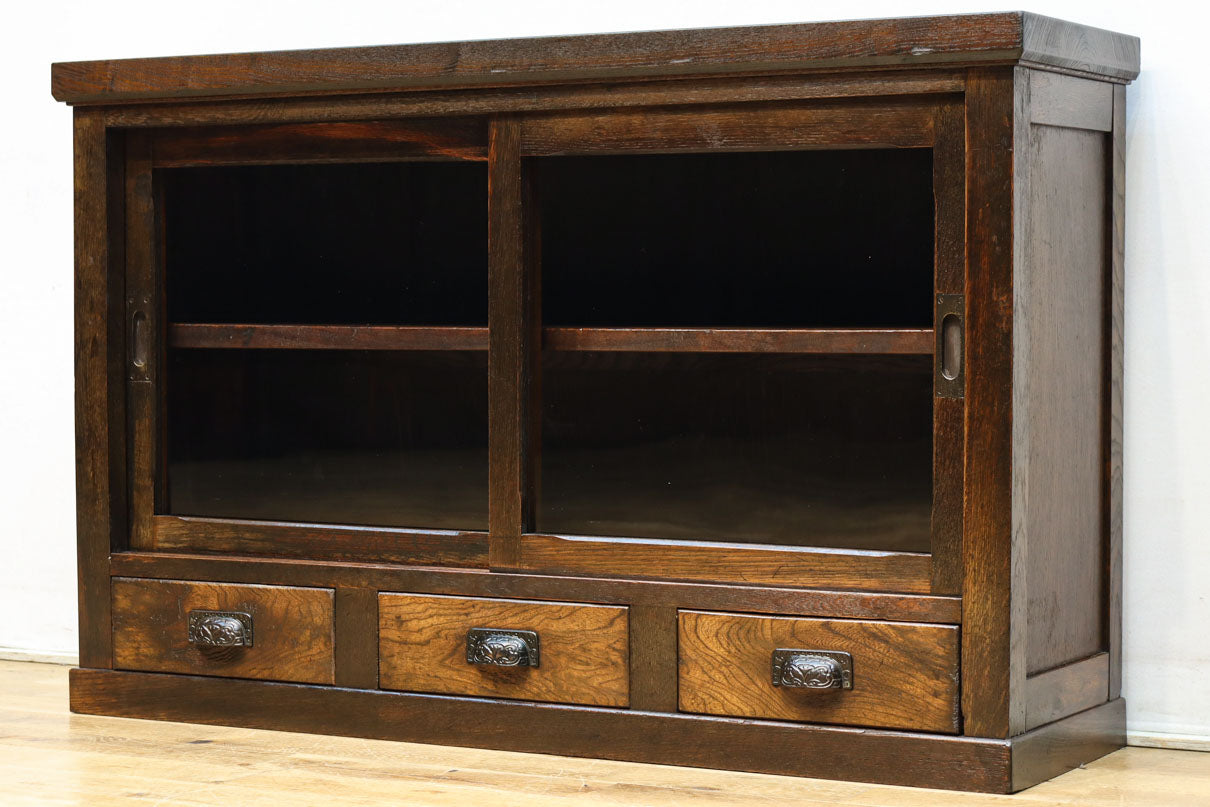 昭和レトロ■収納箪笥　ゆらゆらガラス 和製アンティーク ゆらゆらガラス レトロ感漂う四枚引き戸の重厚