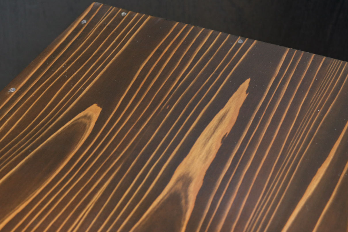 収納部分が3段に分割された使い易い脚高デザインのガラスケース　BB3180