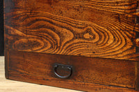 江戸時代天保三年！！変わりデザイン開き戸が二つある帳場箪笥　BB3190