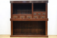 落ち着いた佇まいで貫禄溢れる近江水屋箪笥　BB3193