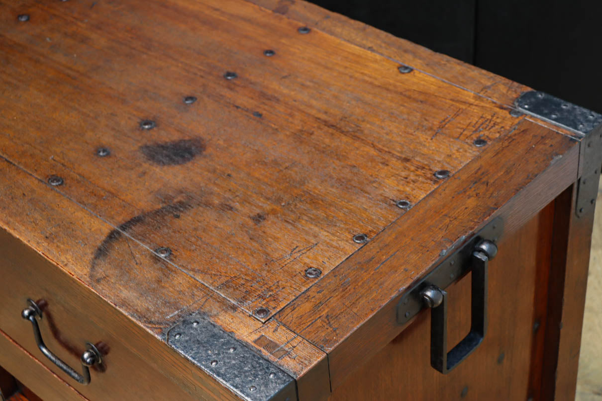 Merchant Chest BB3197