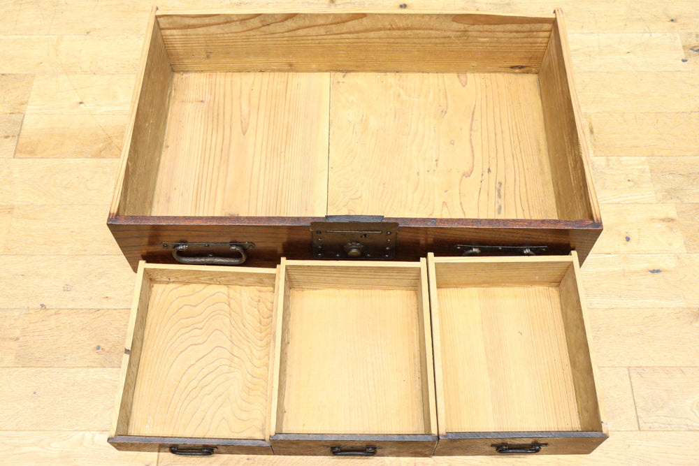 Merchant Chest BB3198