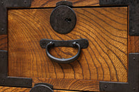 美しい杢目が流れる上質な帳場箪笥　BB3201