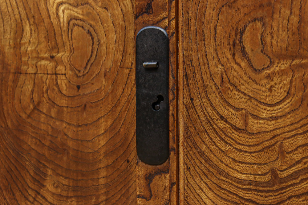 美しい杢目が流れる上質な帳場箪笥　BB3201