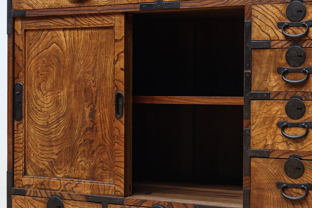 美しい杢目が流れる上質な帳場箪笥　BB3201