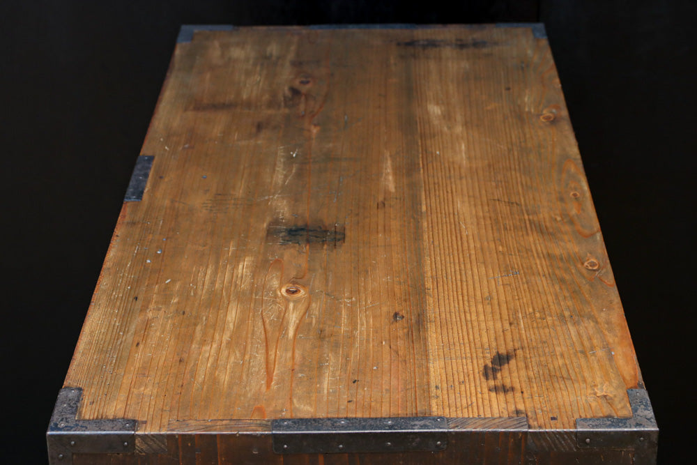 美しい杢目が流れる上質な帳場箪笥　BB3201