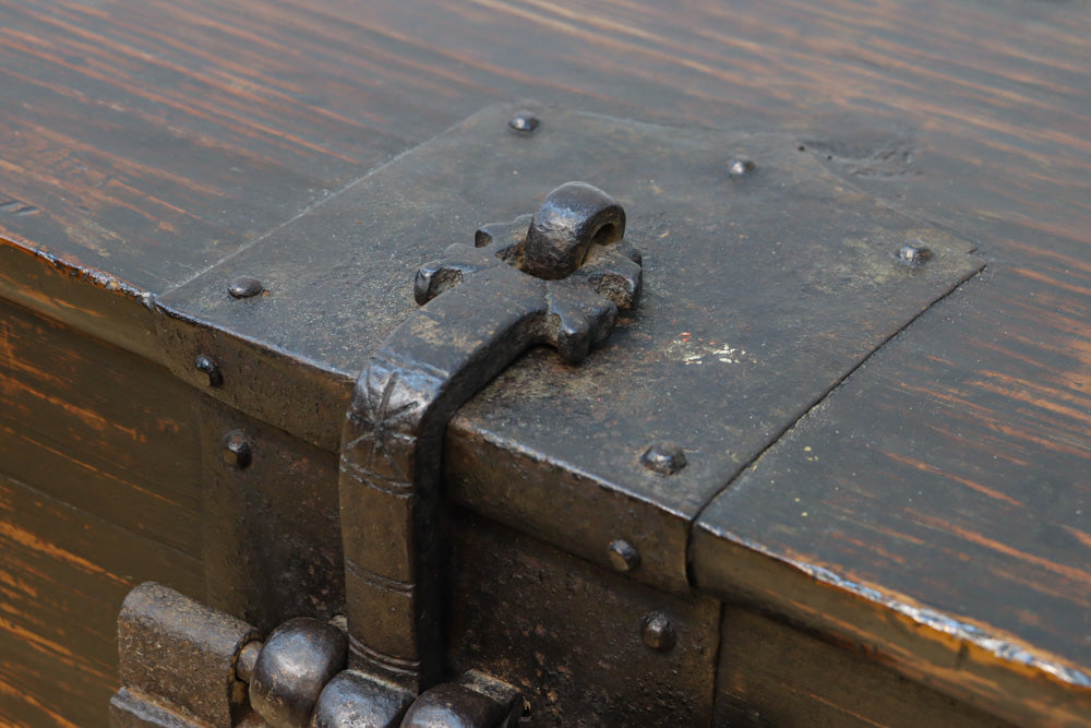 Antique tool box BB3202