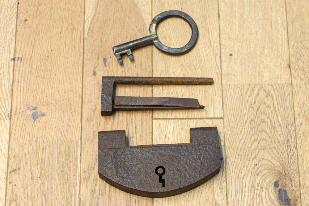 Antique tool box BB3202