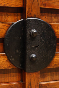 見事な杢目の素晴らしい面持ちの全面総欅越後帳場箪笥　BB3218