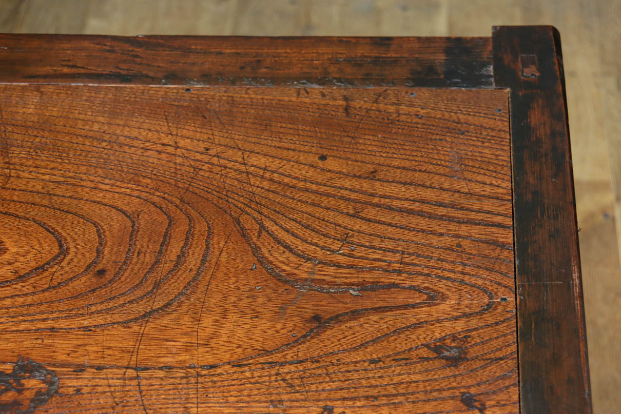 見事な杢目の素晴らしい面持ちの全面総欅越後帳場箪笥　BB3218