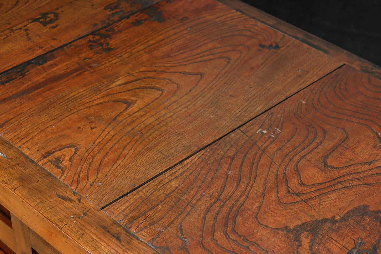 見事な杢目の素晴らしい面持ちの全面総欅越後帳場箪笥　BB3218