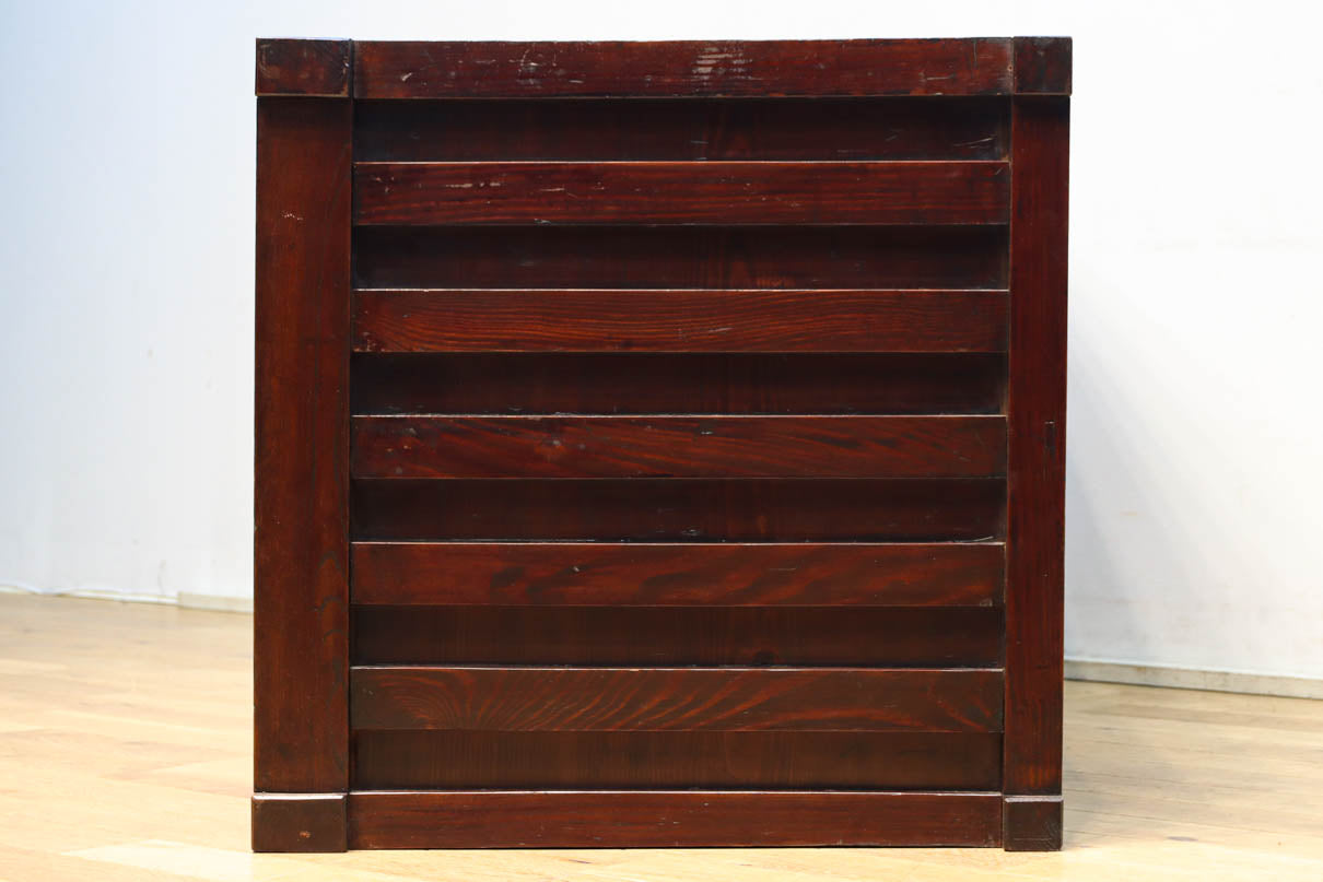 見事な杢目の素晴らしい面持ちの全面総欅越後帳場箪笥　BB3218