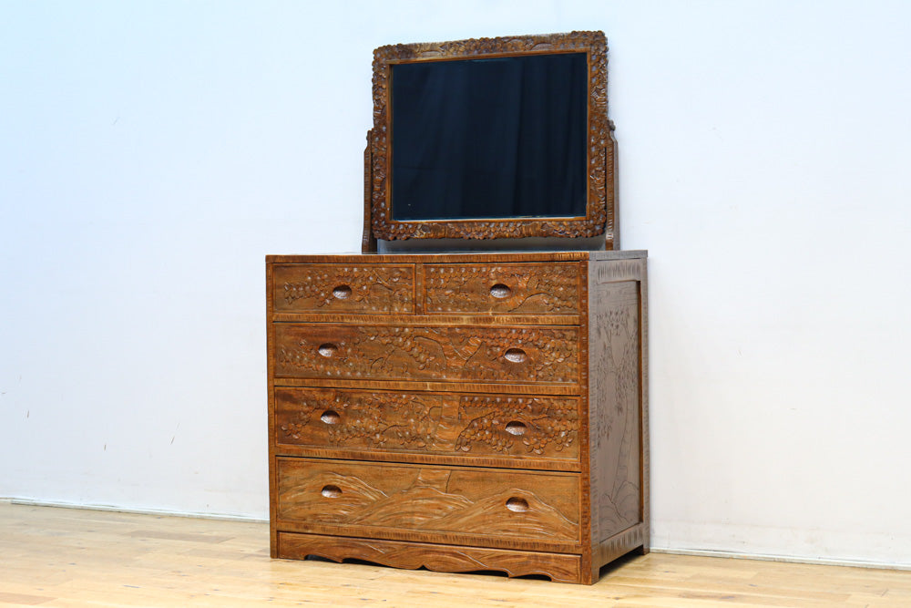 桜の木が引き出し前面に美しく描かれた軽井沢彫りの鏡台　BB3236