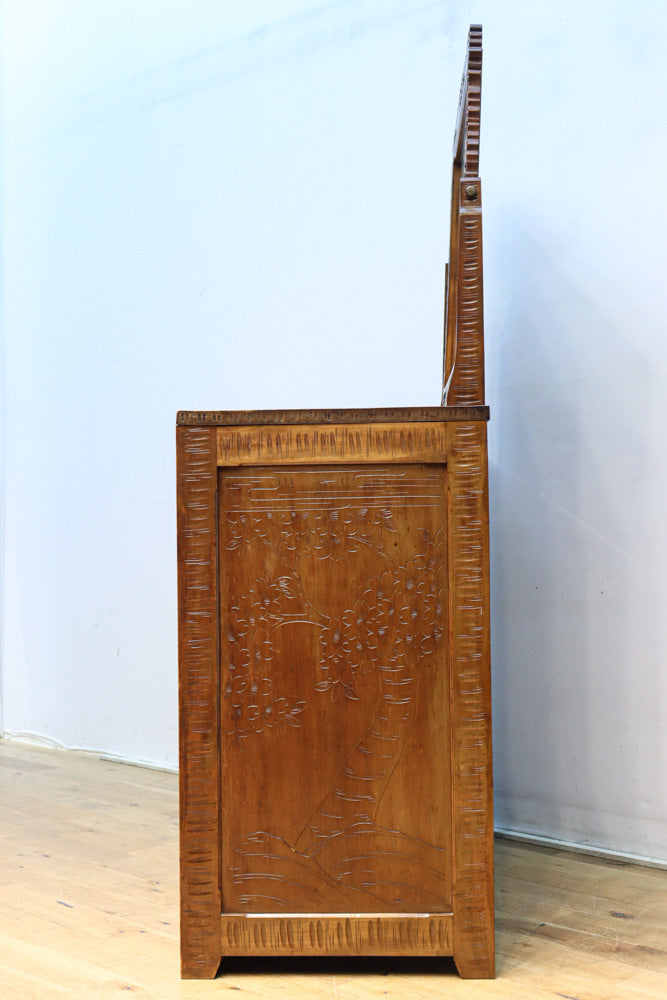 桜の木が引き出し前面に美しく描かれた軽井沢彫りの鏡台　BB3236