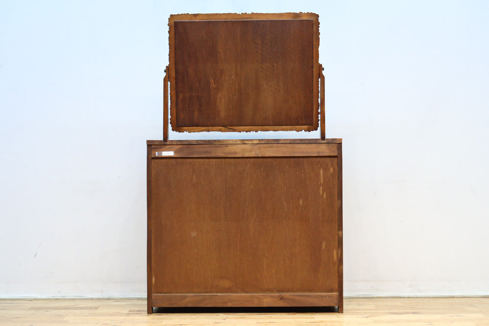 桜の木が引き出し前面に美しく描かれた軽井沢彫りの鏡台　BB3236