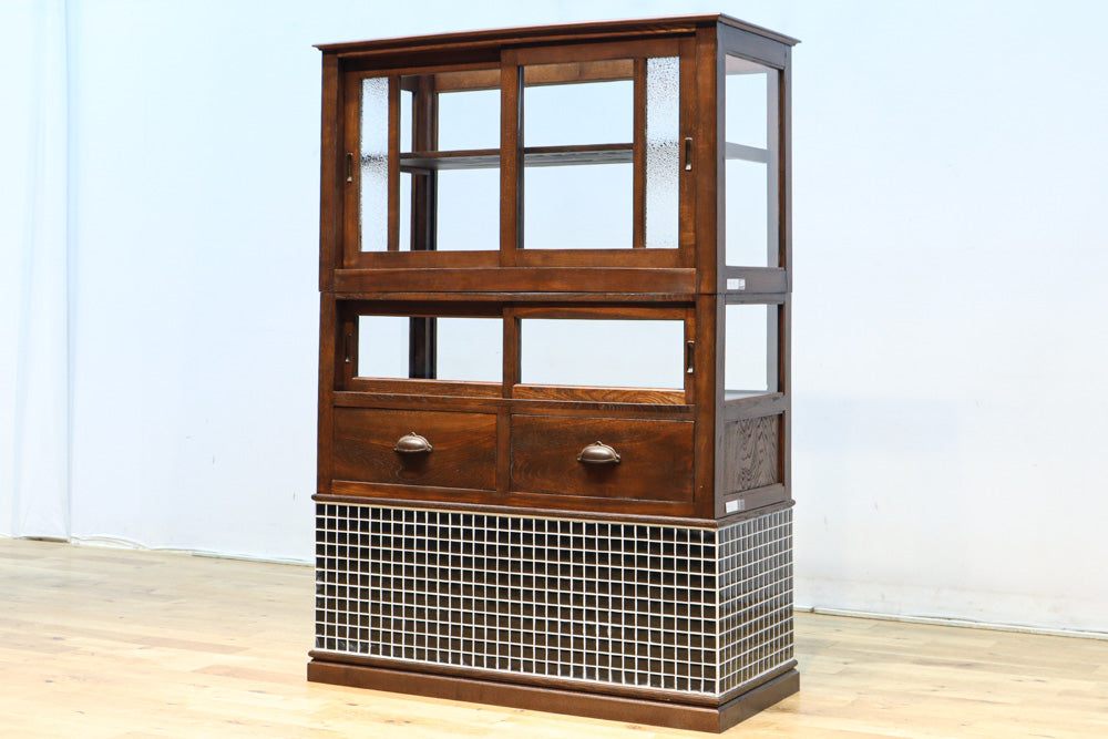 昭和レトロ!! タイルの細工がお洒落なオークガラスケース　BB3237