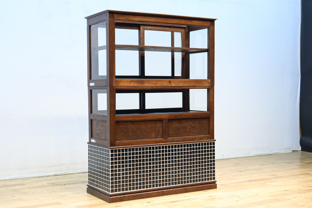 昭和レトロ!! タイルの細工がお洒落なオークガラスケース　BB3237