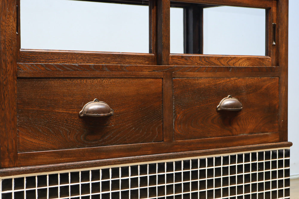 昭和レトロ!! タイルの細工がお洒落なオークガラスケース　BB3237