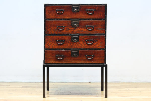 味わい深い古色に包まれたアイアンフレーム付き最上小箪笥　BB3240