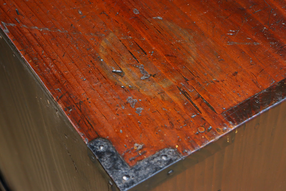 味わい深い古色に包まれたアイアンフレーム付き最上小箪笥　BB3240