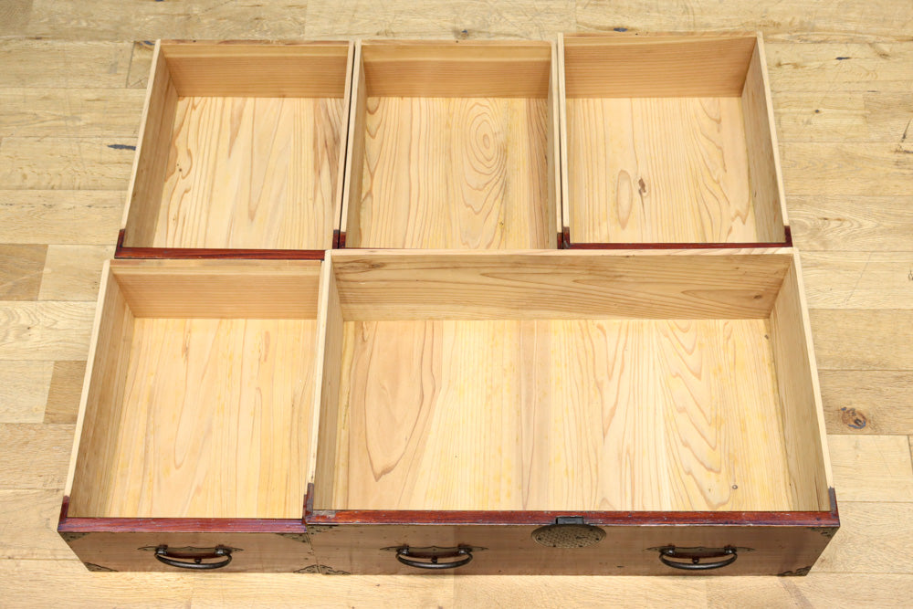 赤みを帯びた風情溢れる最上小箪笥　BB3241