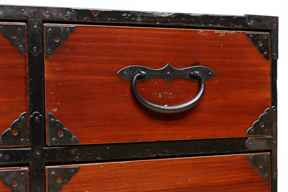 赤みを帯びた風情溢れる最上小箪笥　BB3241