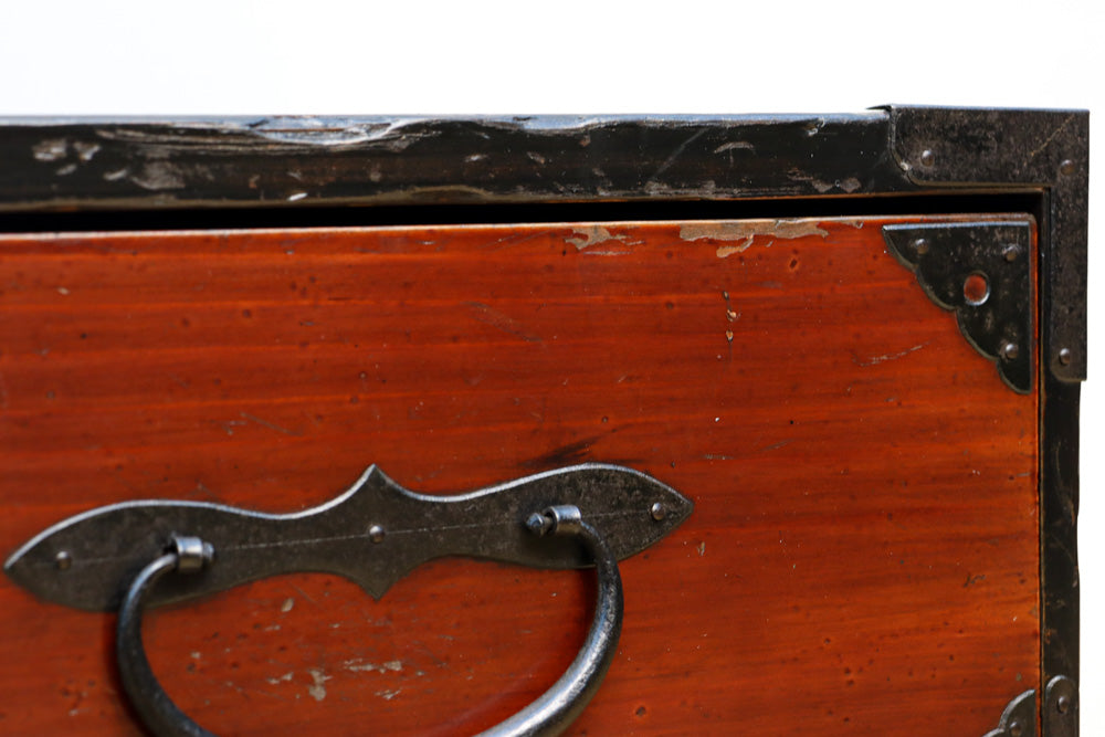 赤みを帯びた風情溢れる最上小箪笥　BB3241