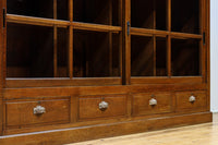 前面総オーク！！ゆったりとした造りでディスプレイが映えるレトロガラスケース　BB3242