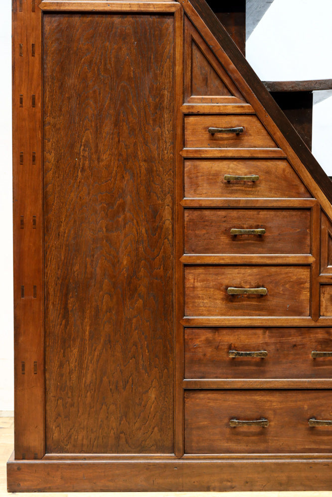 大珍品‼ 当時の生活の知恵から生まれた三面収納•両面使い階段箪笥　BB3244