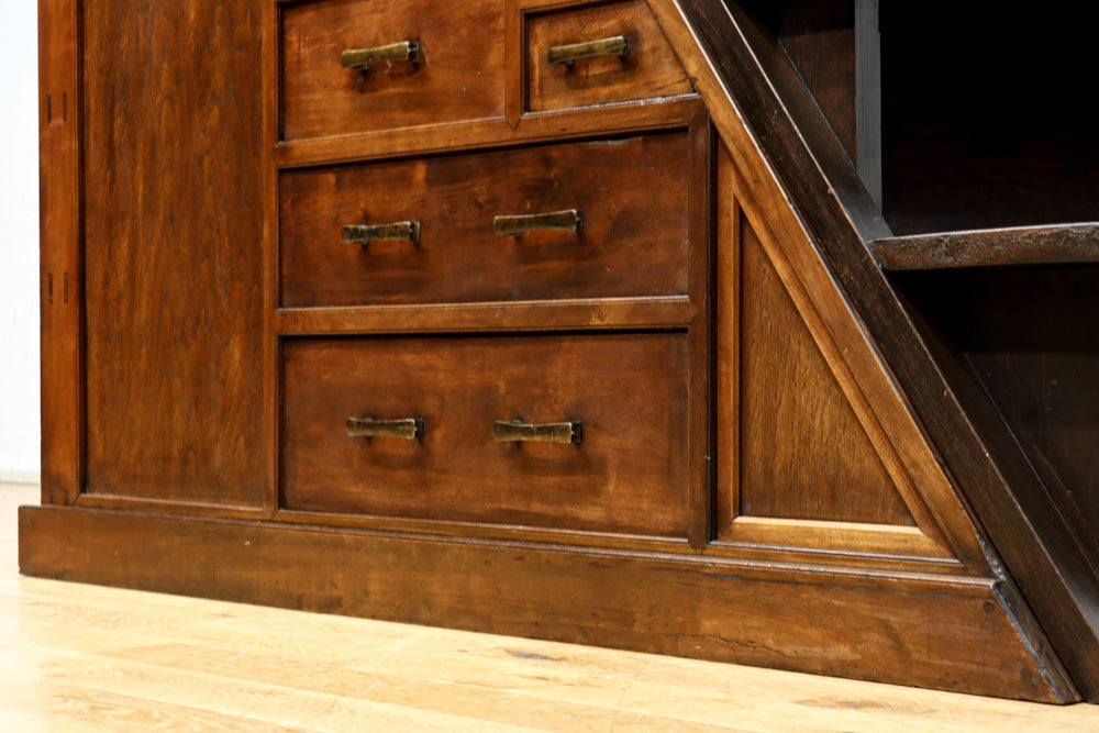 大珍品‼ 当時の生活の知恵から生まれた三面収納•両面使い階段箪笥　BB3244