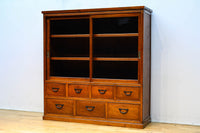 変わりサイズ‼︎引き出しも十分に備えた温かみある色彩のガラスケース　BB3246