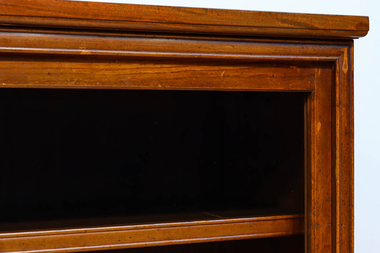 変わりサイズ‼︎引き出しも十分に備えた温かみある色彩のガラスケース　BB3246