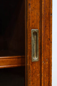 変わりサイズ‼︎引き出しも十分に備えた温かみある色彩のガラスケース　BB3246