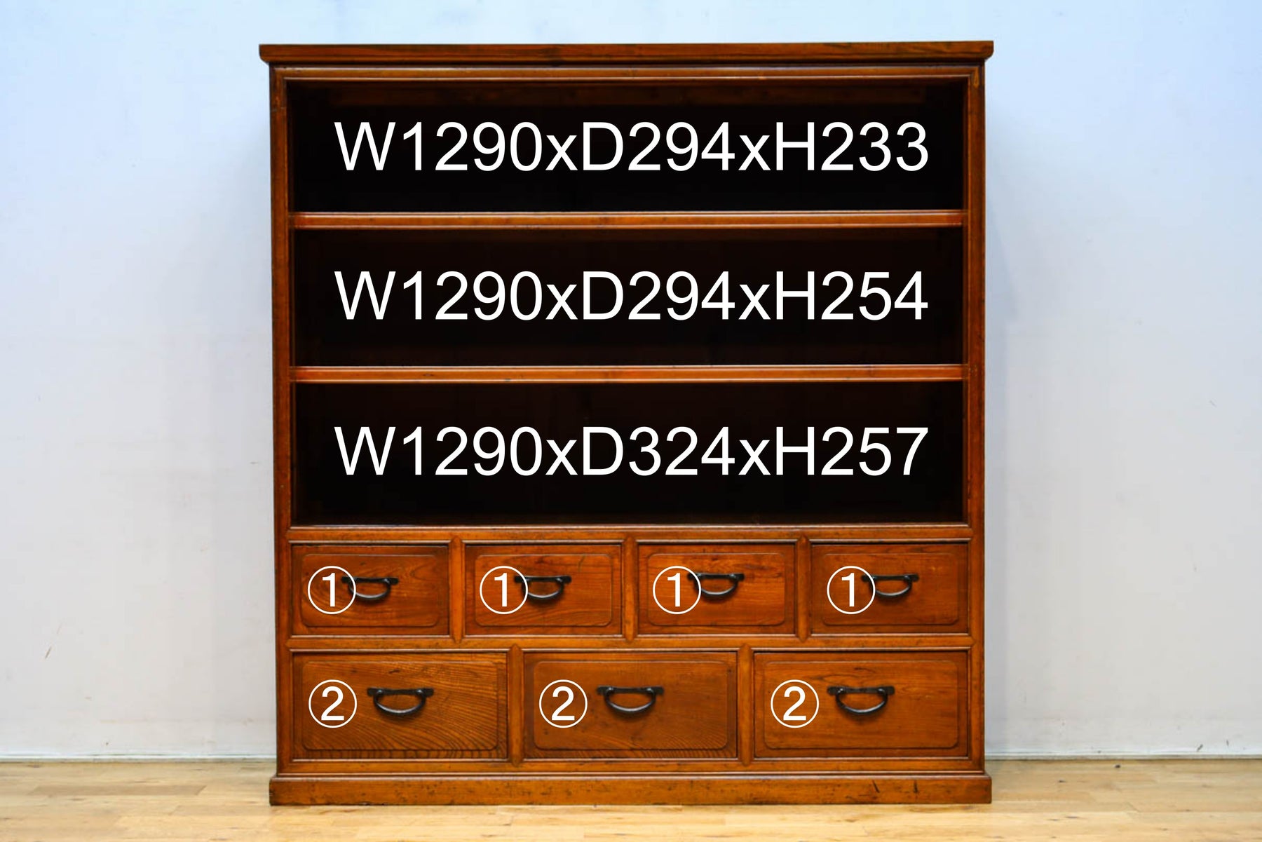 変わりサイズ‼︎引き出しも十分に備えた温かみある色彩のガラスケース　BB3246