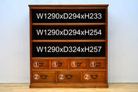 変わりサイズ‼︎引き出しも十分に備えた温かみある色彩のガラスケース　BB3246