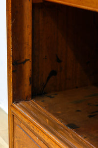 変わりサイズ‼︎引き出しも十分に備えた温かみある色彩のガラスケース　BB3246