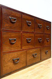 リビングの収納に！！上質で風情溢れる収納箪笥　BB3247