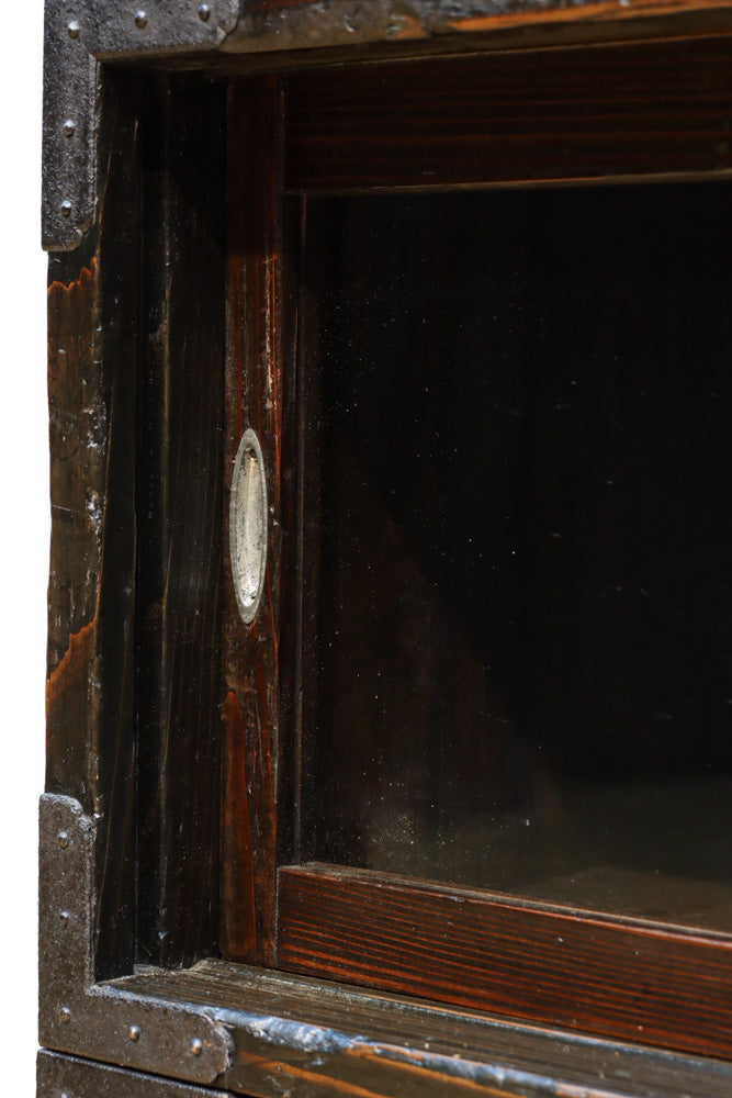 珍品!! 味わいある風合いをした引き違い戸のスタッキング式ガラスケース　BB3249