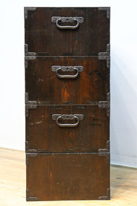 珍品!! 味わいある風合いをした引き違い戸のスタッキング式ガラスケース　BB3249