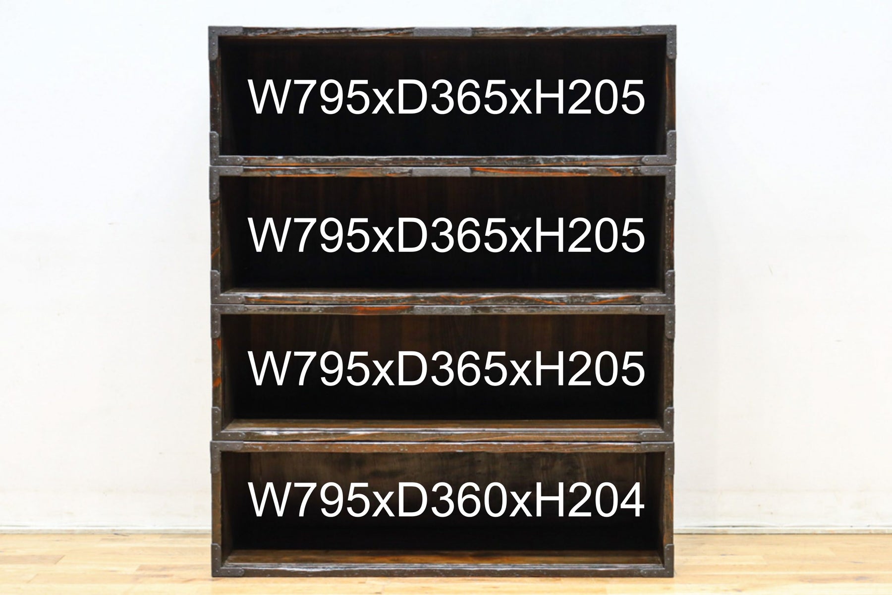 珍品!! 味わいある風合いをした引き違い戸のスタッキング式ガラスケース　BB3249