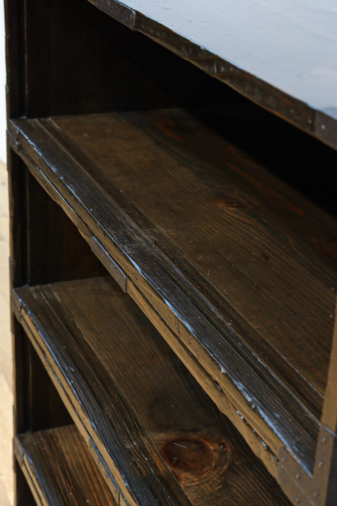 珍品!! 味わいある風合いをした引き違い戸のスタッキング式ガラスケース　BB3249