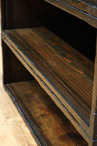 珍品!! 味わいある風合いをした引き違い戸のスタッキング式ガラスケース　BB3249