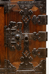 江戸時代!! 上品な欅杢目の流れる品格漂う酒田帳場箪笥　BB3250