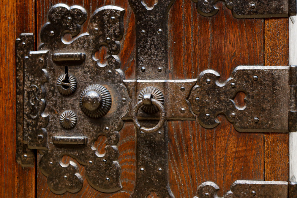 江戸時代!! 上品な欅杢目の流れる品格漂う酒田帳場箪笥　BB3250