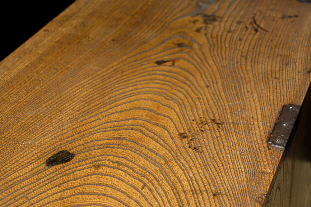 江戸時代!! 上品な欅杢目の流れる品格漂う酒田帳場箪笥　BB3250