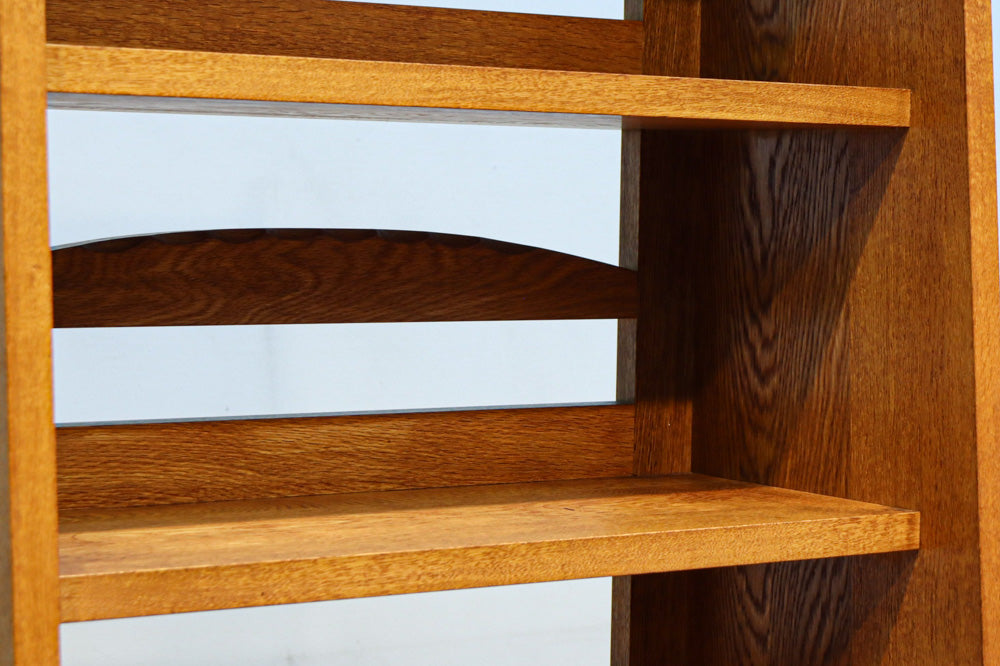 落ち着いた佇まいが上品な飾り棚BB3251