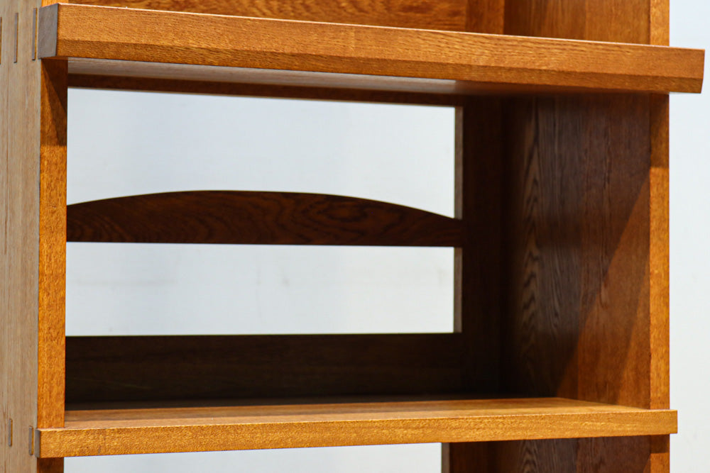 落ち着いた佇まいが上品な飾り棚BB3251