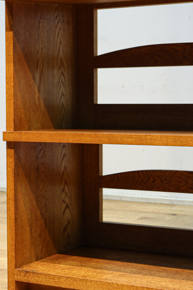 落ち着いた佇まいが上品な飾り棚BB3251